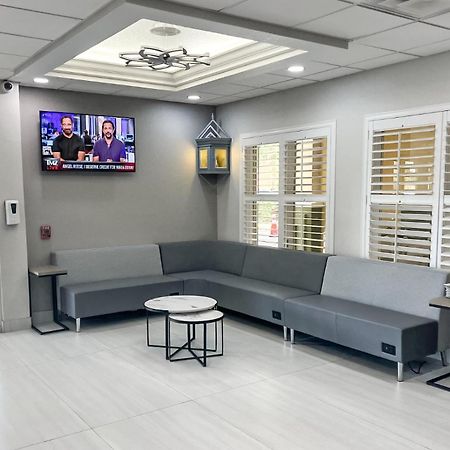 Quality Inn Airport - Cruise Port Tampa Bagian luar foto
