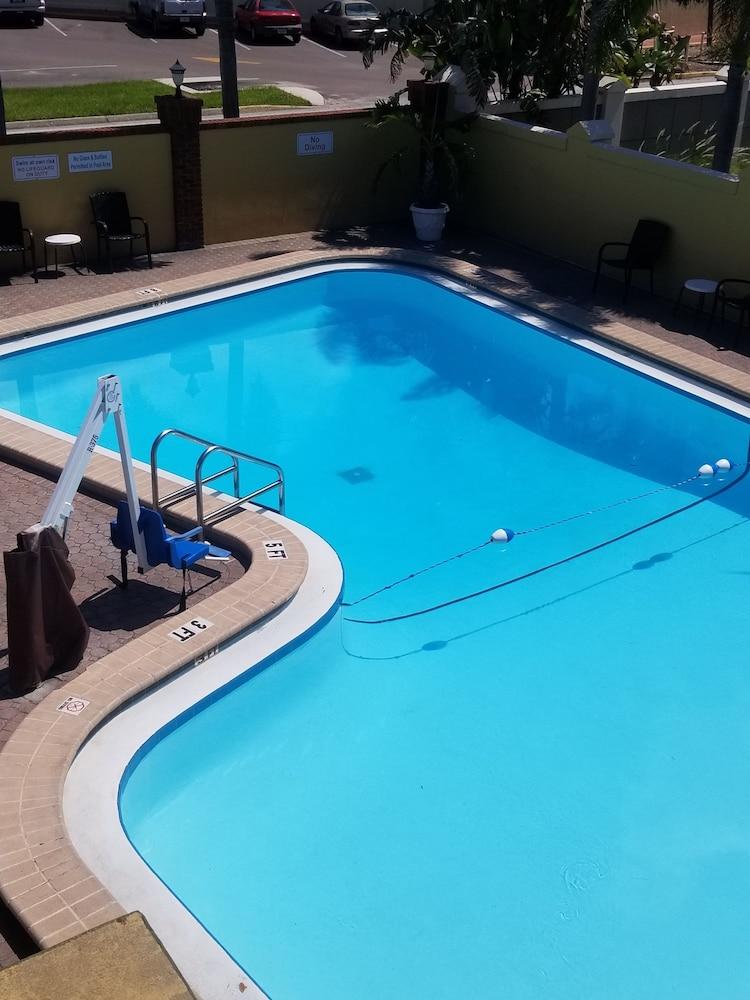 Quality Inn Airport - Cruise Port Tampa Bagian luar foto