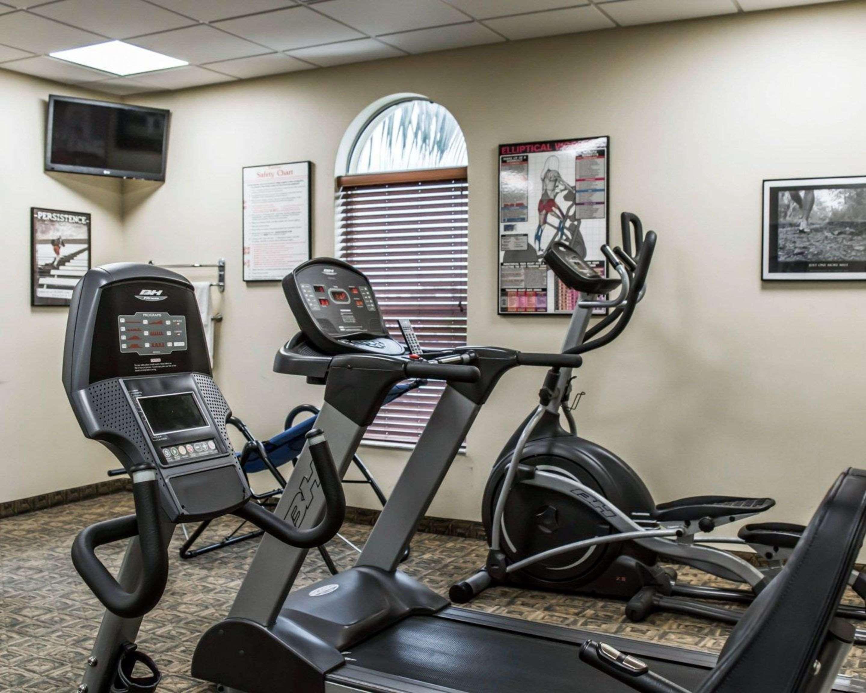 Quality Inn Airport - Cruise Port Tampa Bagian luar foto