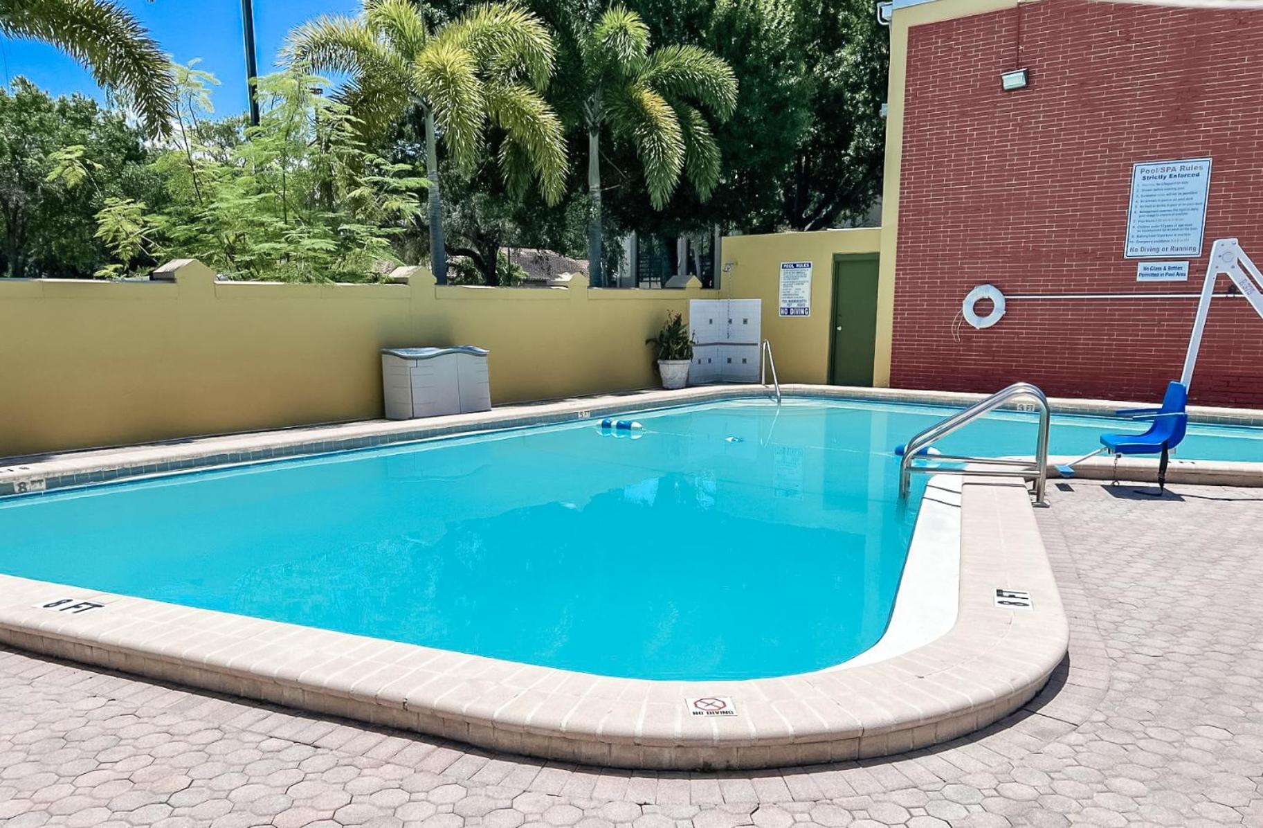 Quality Inn Airport - Cruise Port Tampa Bagian luar foto