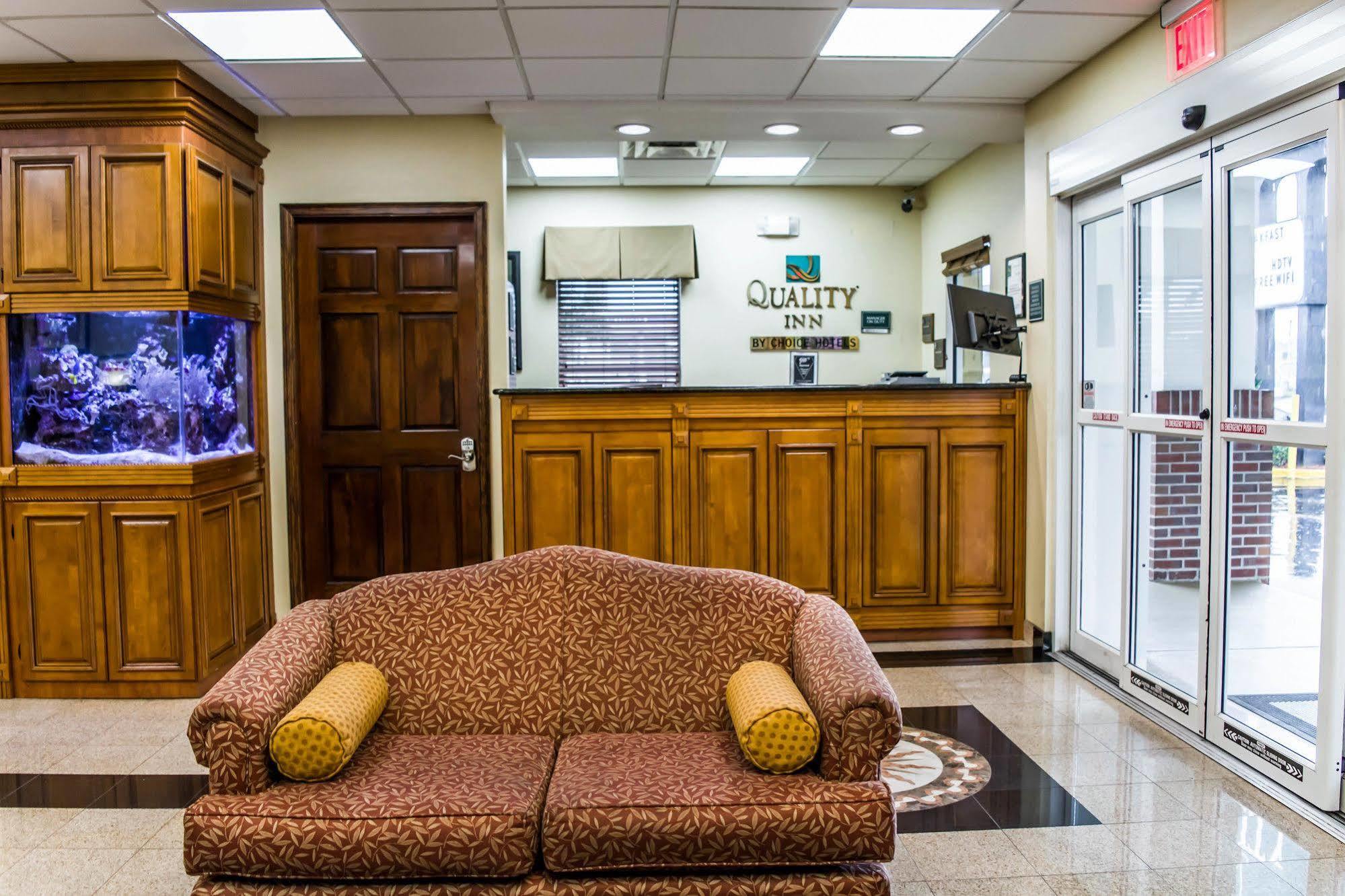Quality Inn Airport - Cruise Port Tampa Bagian luar foto