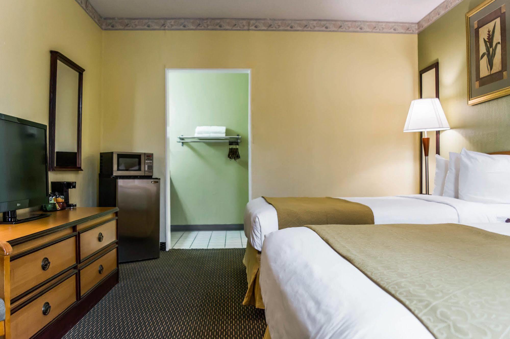Quality Inn Airport - Cruise Port Tampa Bagian luar foto